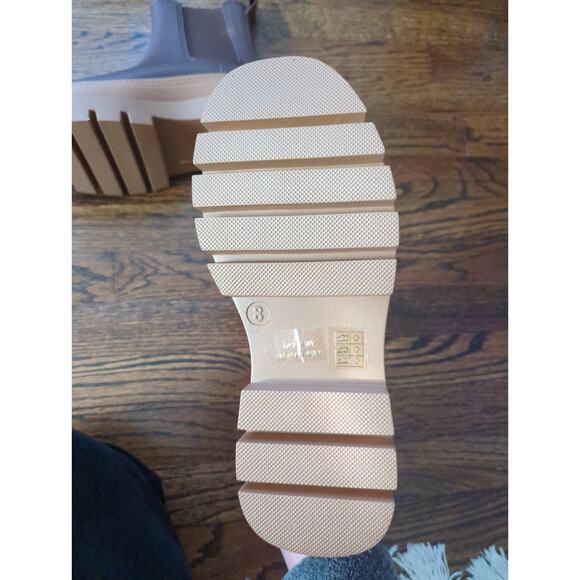 NEW Jeffrey Campbell Rain Storm Chelsea Boots - Picture 3 of 3